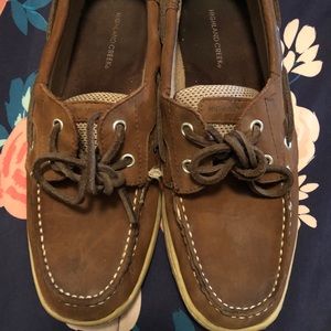 Brown women shoes, sperry.